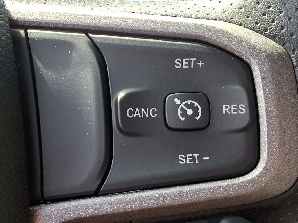 Used 2024 RAM 2500 Tradesman w/ Chrome Appearance Group image 20