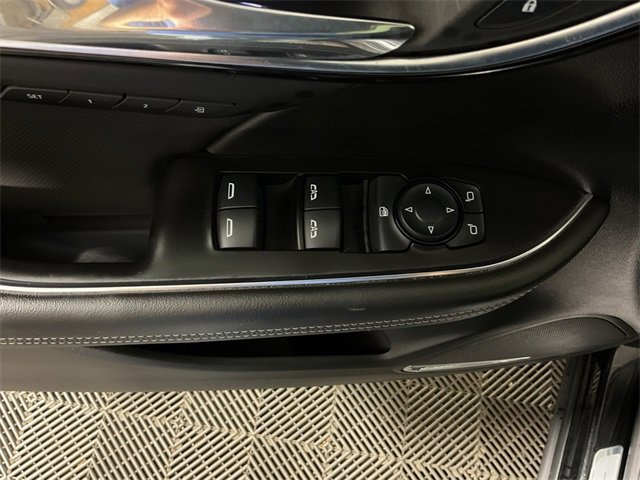 Used 2024 Buick Envision Preferred image 17