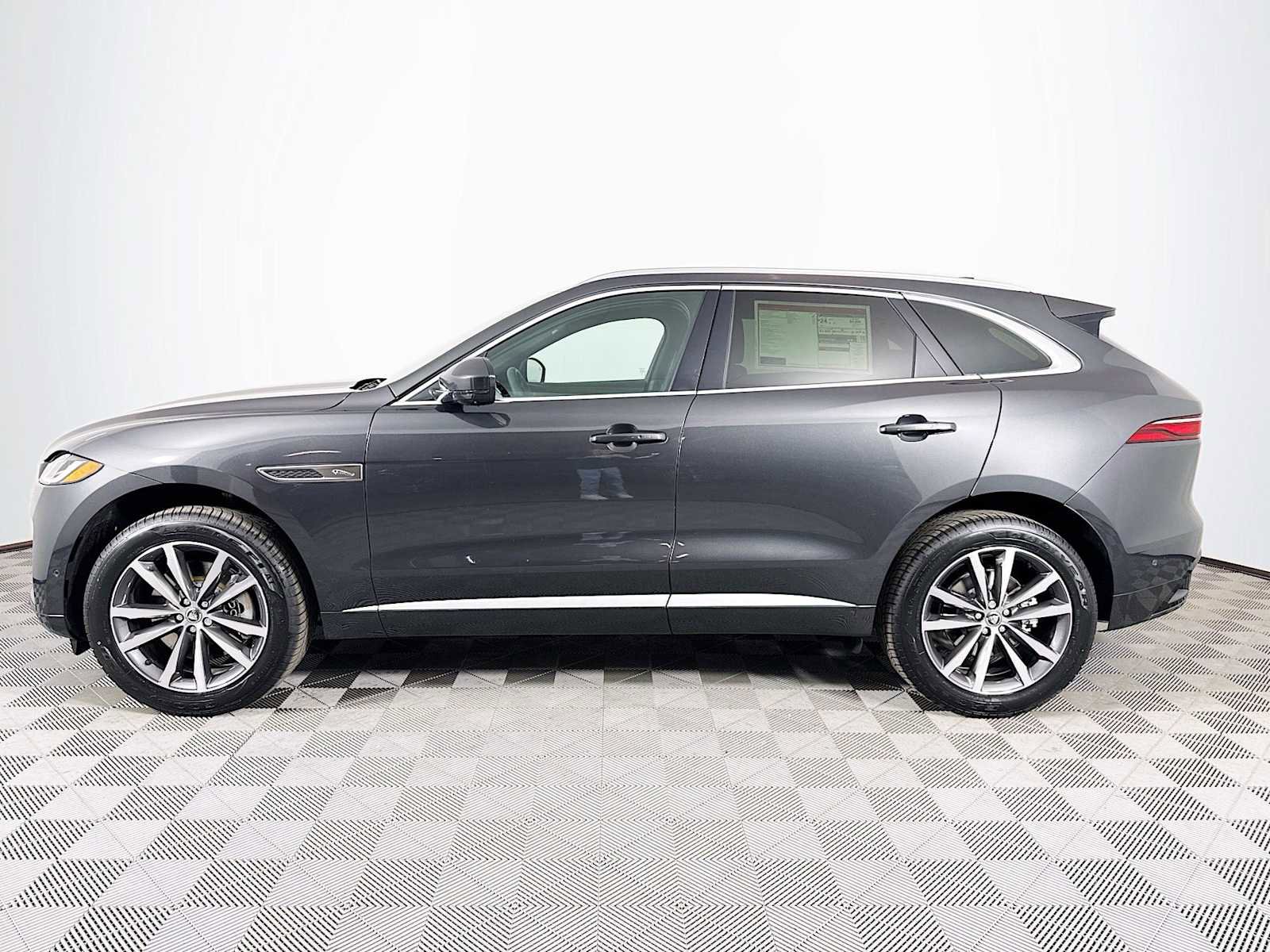 New 2026 Jaguar F-PACE R-Dynamic S image 8
