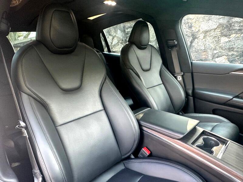 Used 2023 Tesla Model X image 23