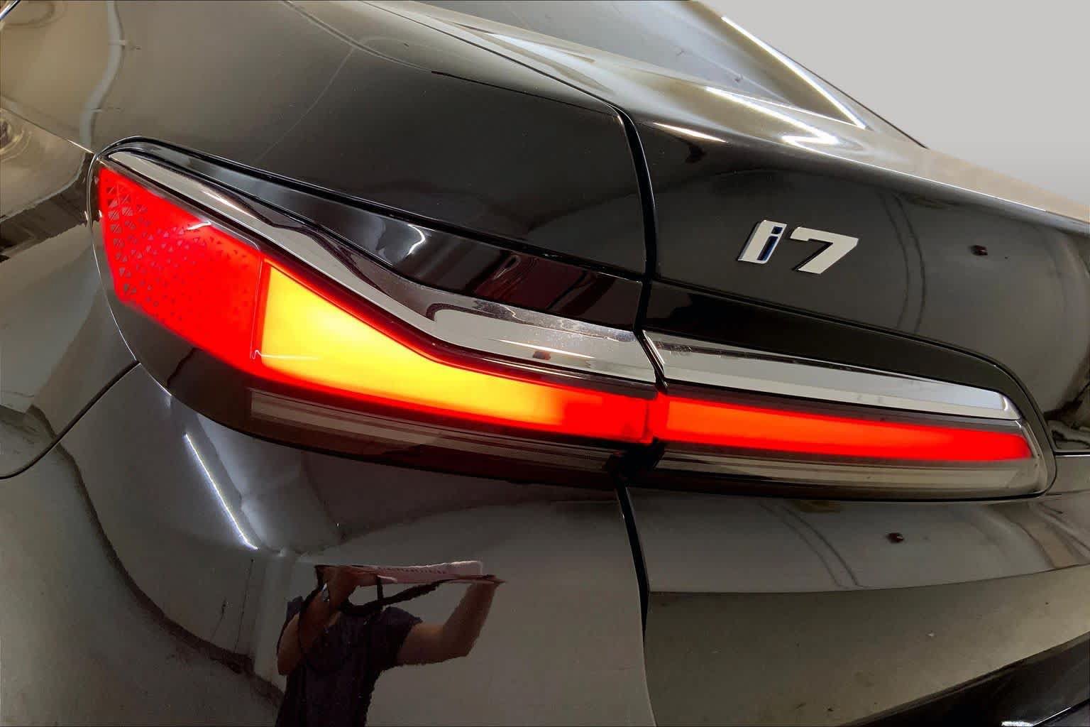 Used 2024 BMW i7 M70 AWD/4WD image 28