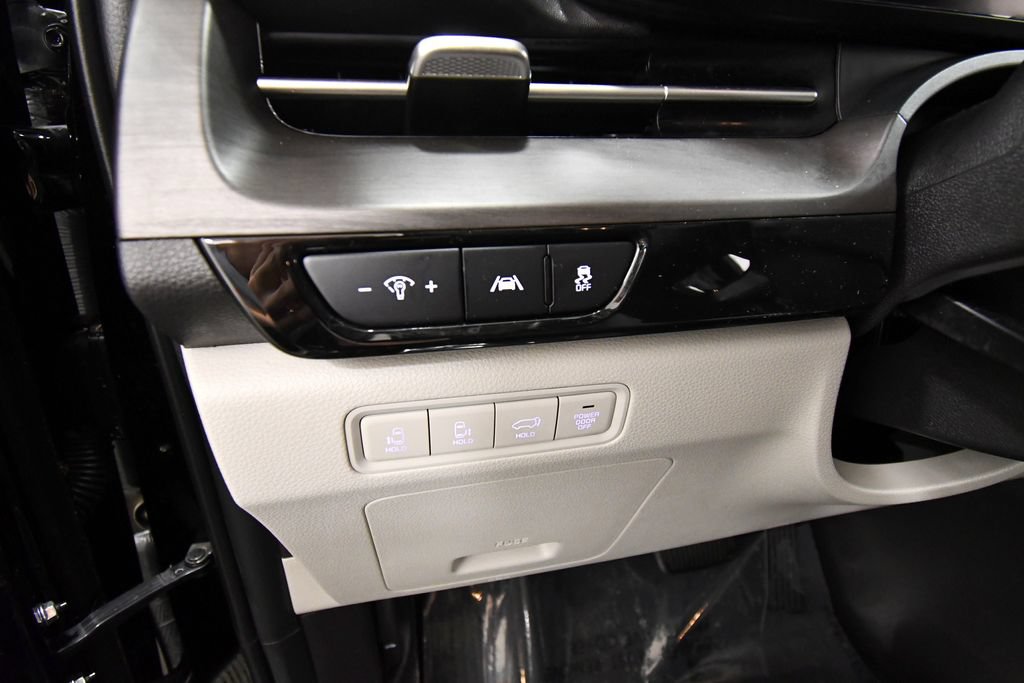 Certified 2023 Kia Carnival SX FWD image 20