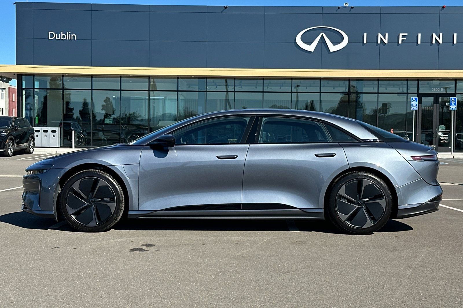 Used 2024 Lucid Air Touring image 7