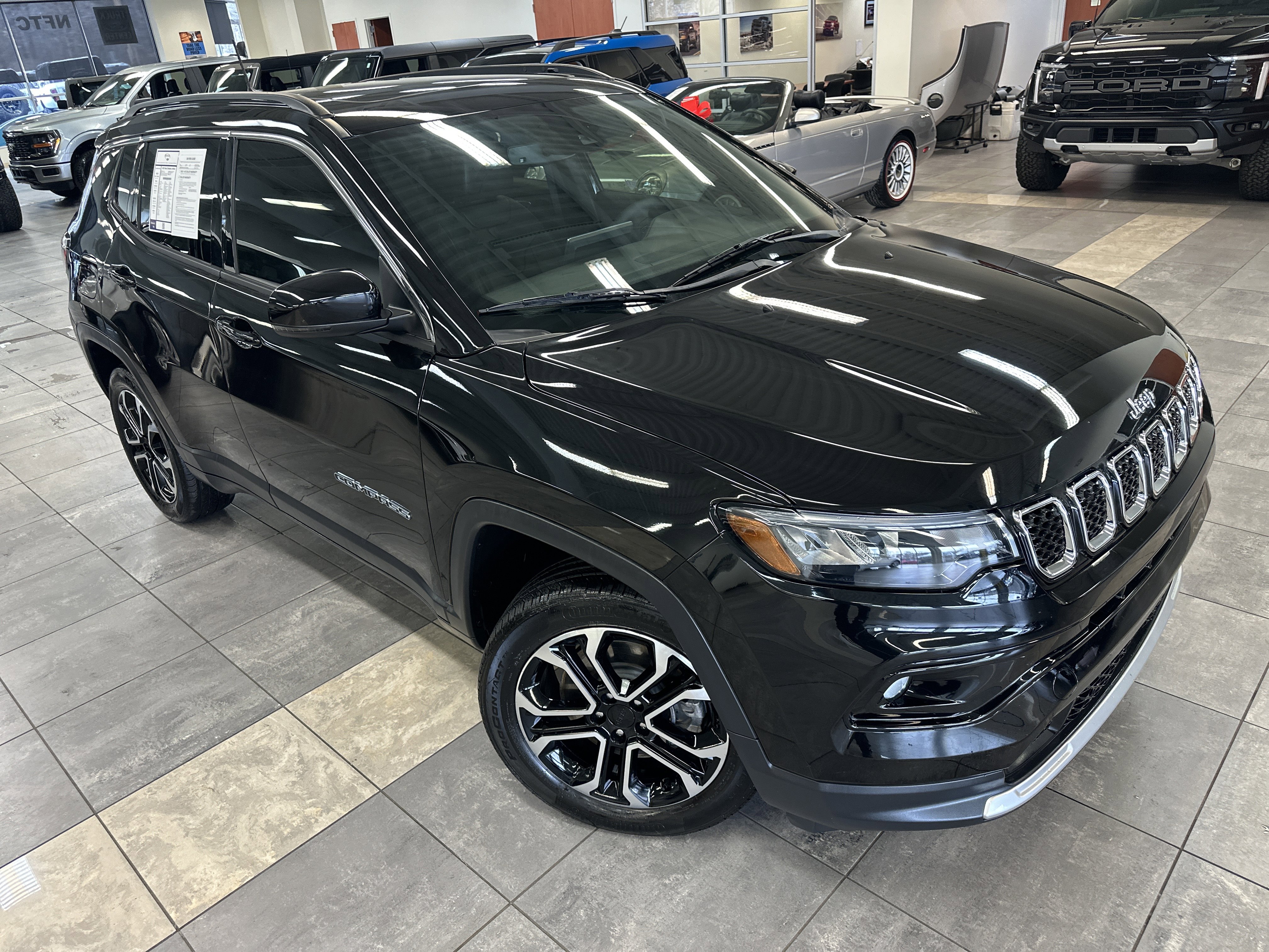 Used 2023 Jeep Compass Limited w/ Sun and Sound Group image 11