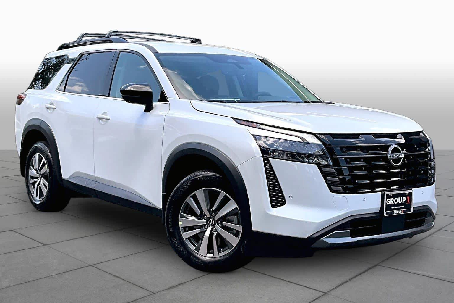 New 2026 Nissan Pathfinder SL FWD image 2