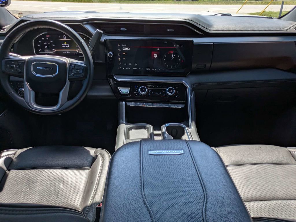 Used 2024 GMC Sierra 2500 Denali w/ Denali Reserve Package image 15