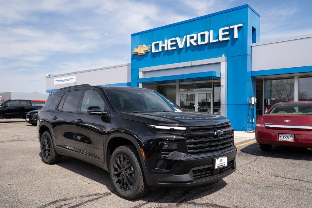 New 2025 Chevrolet Traverse LT w/ Midnight/Sport Edition