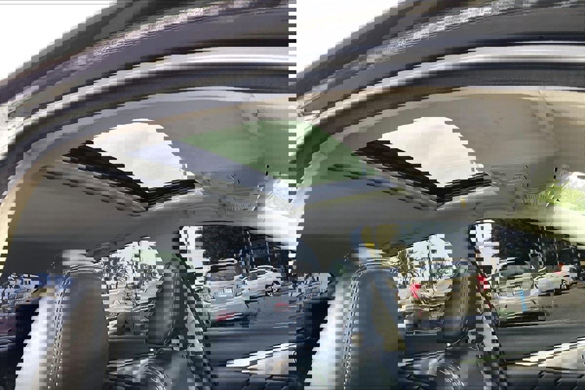 Used 2015 INFINITI Q50 Premium w/ Navigation Package image 22