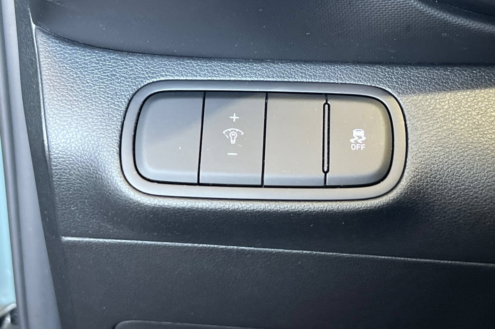 Used 2025 Hyundai Venue SEL FWD image 36