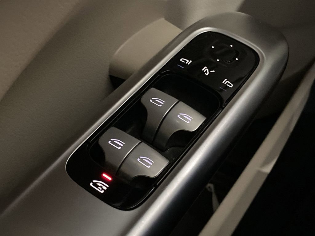 Used 2022 Mercedes-Benz C 300 Sedan image 9