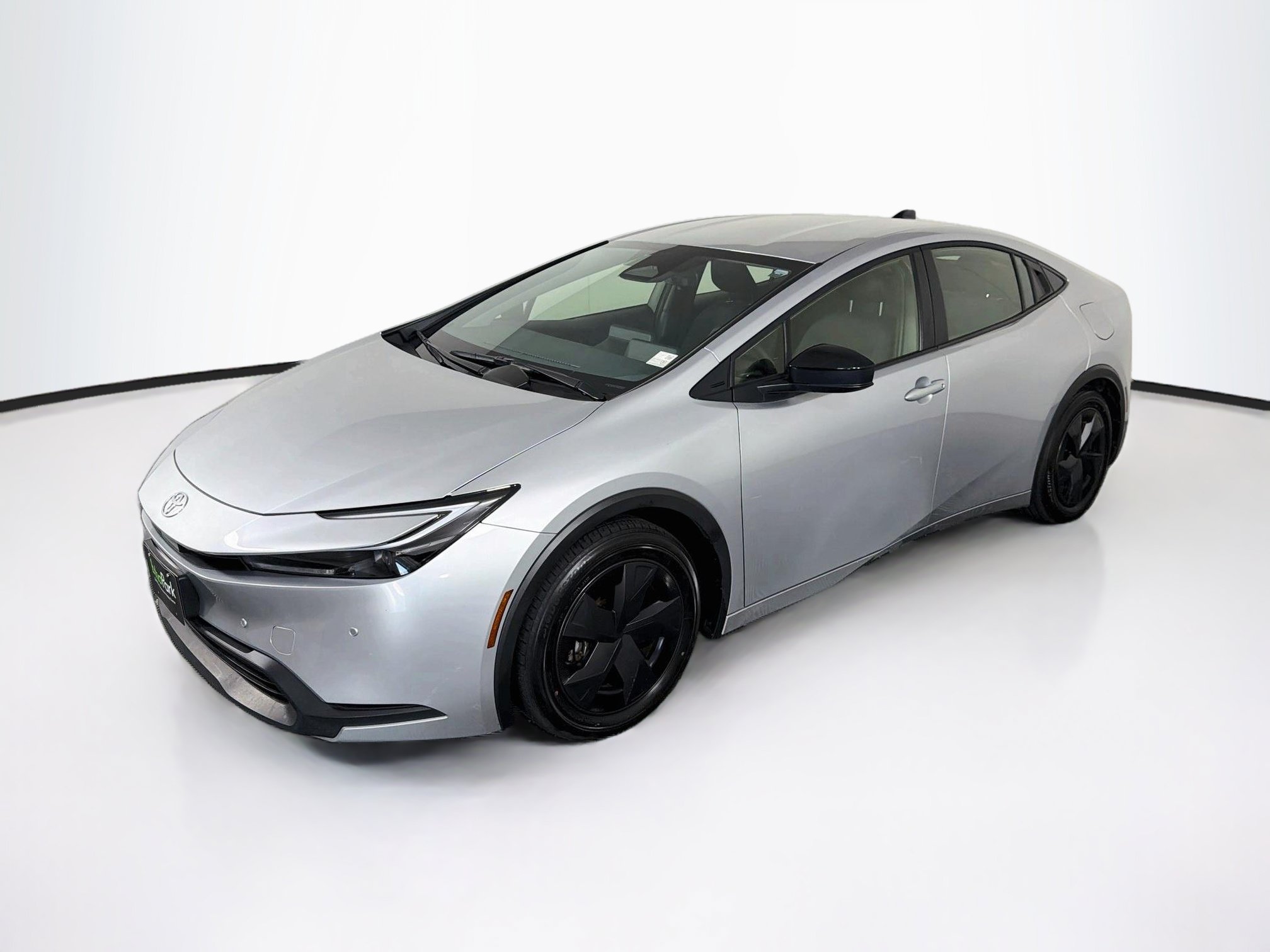 Used 2026 Toyota Prius LE FWD image 3
