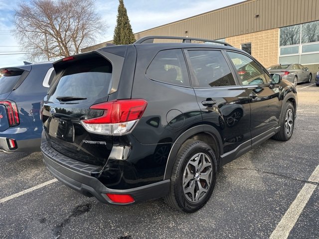 Used 2020 Subaru Forester Premium image 4