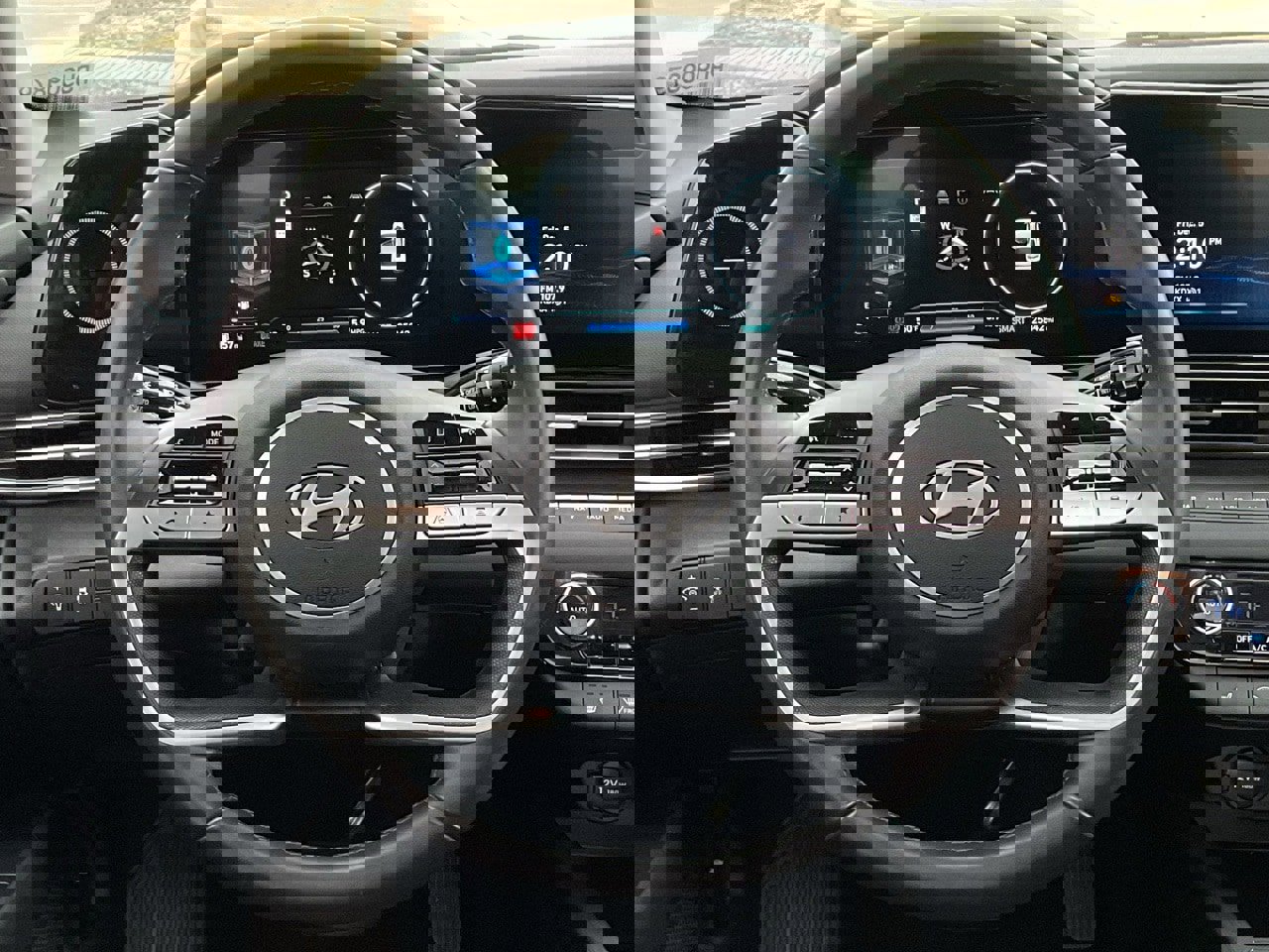 Used 2025 Hyundai Elantra SEL image 21