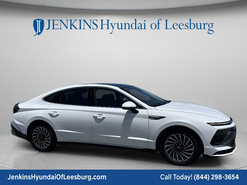 New 2026 Hyundai Sonata SEL FWD image 2