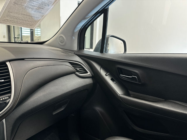 Used 2018 Chevrolet Trax LT w/ Driver Confidence Package FWD image 26