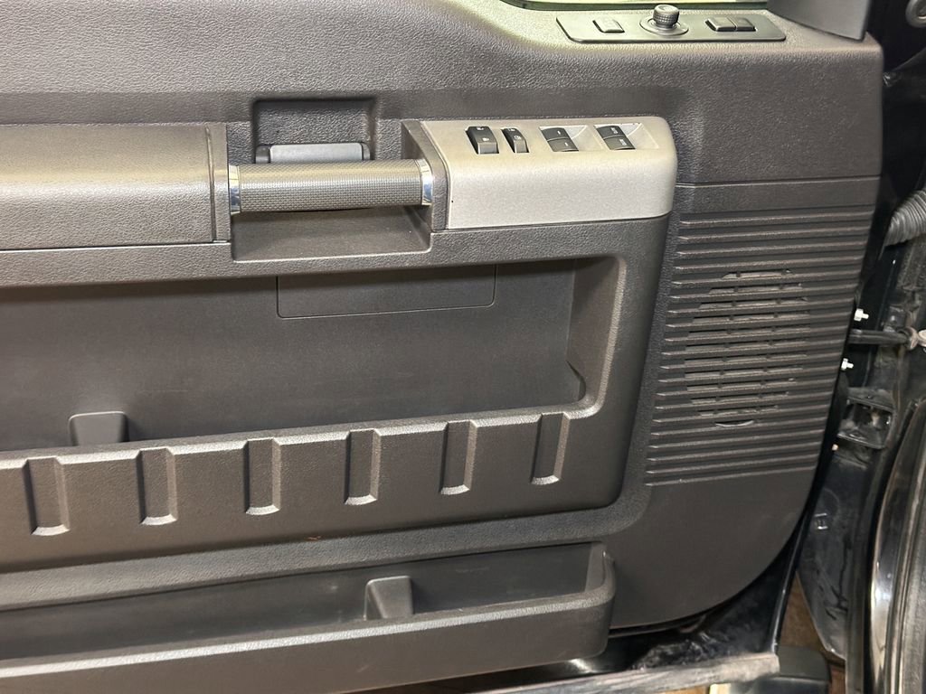 Used 2016 Ford F350 Lariat w/ Lariat Ultimate Package image 24