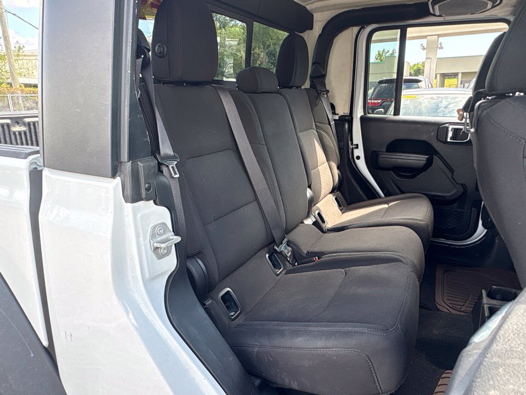 Used 2023 Jeep Gladiator Sport AWD/4WD image 15