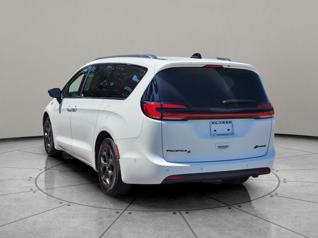 Certified 2024 Chrysler Pacifica Premium FWD image 10