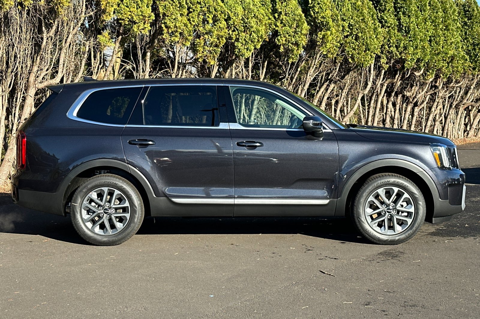 New 2025 Kia Telluride LX image 2