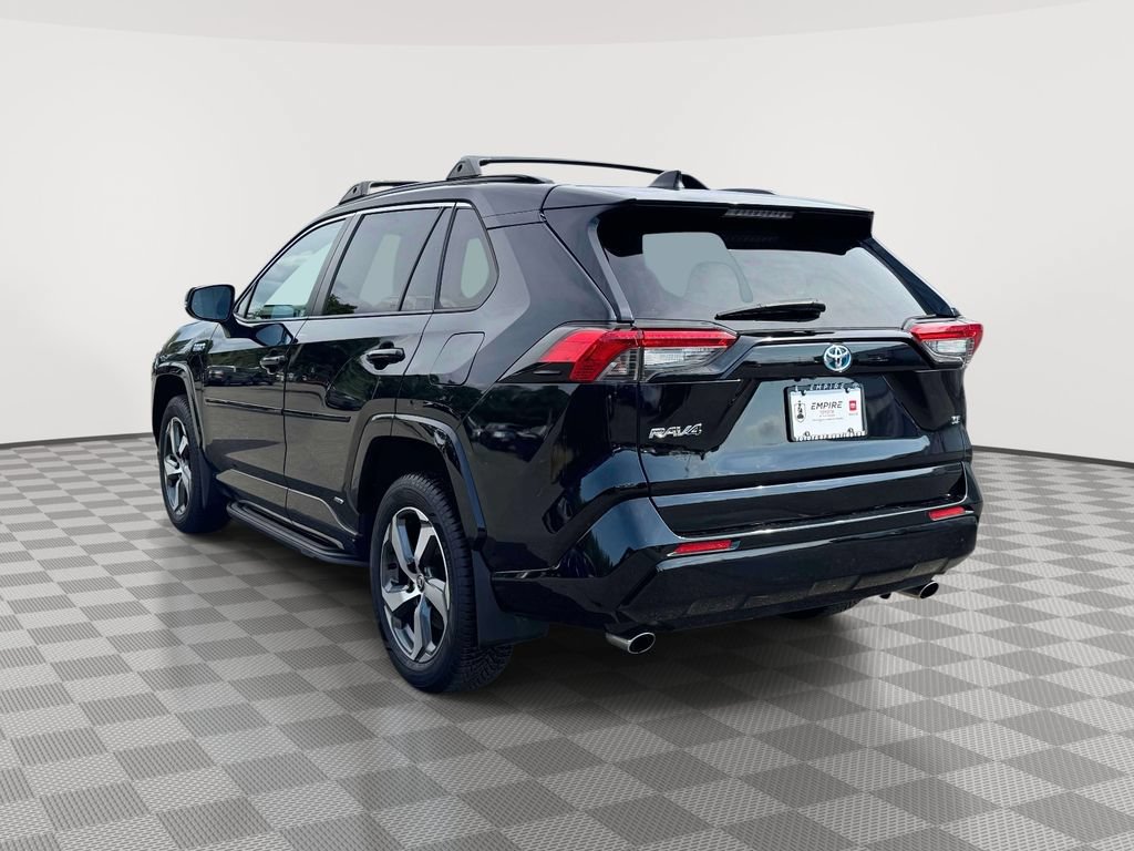 Used 2021 Toyota RAV4 SE w/ Weather & Moonroof Package AWD/4WD image 5