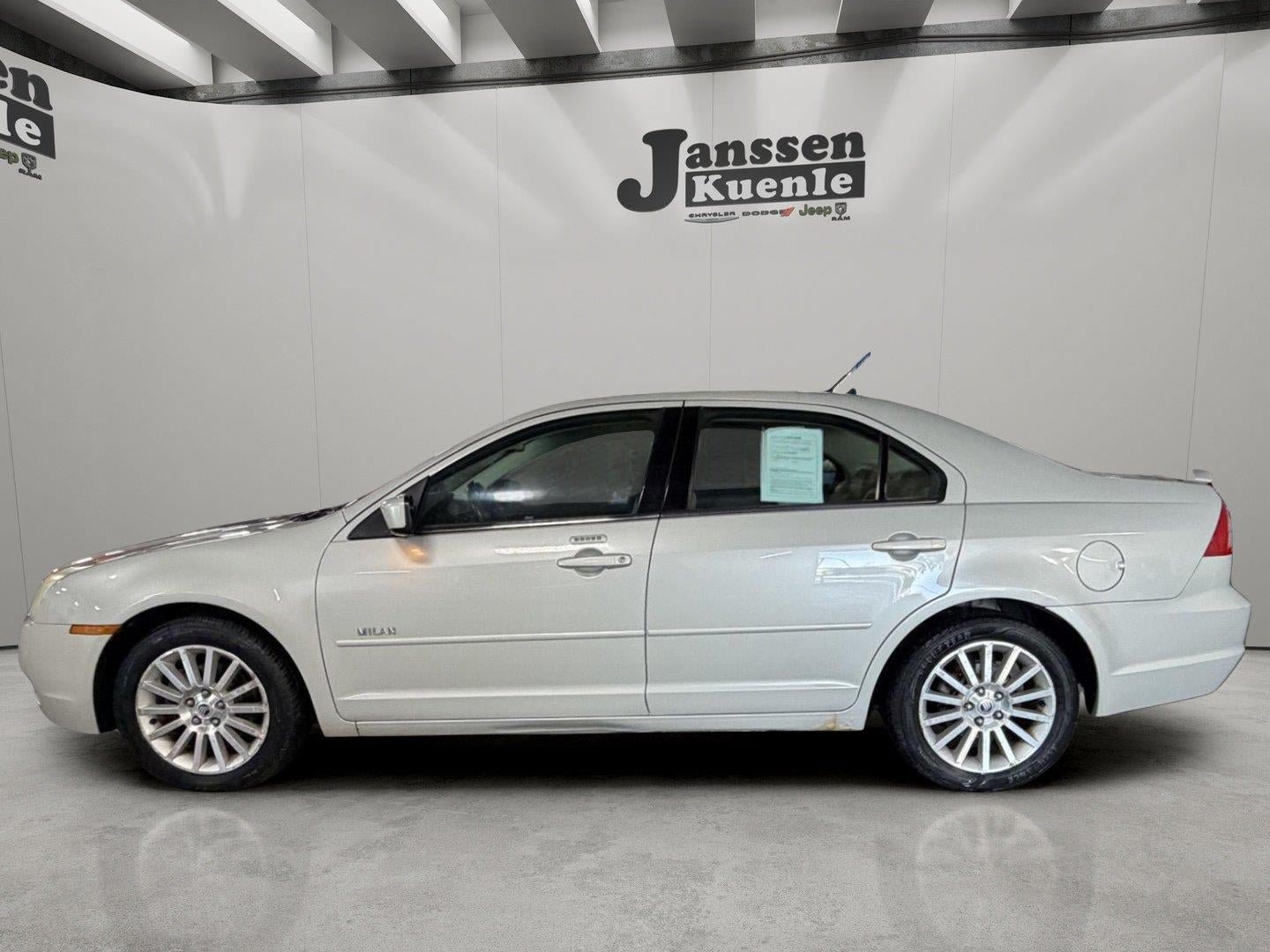 Used 2008 Mercury Milan Premier FWD image 2
