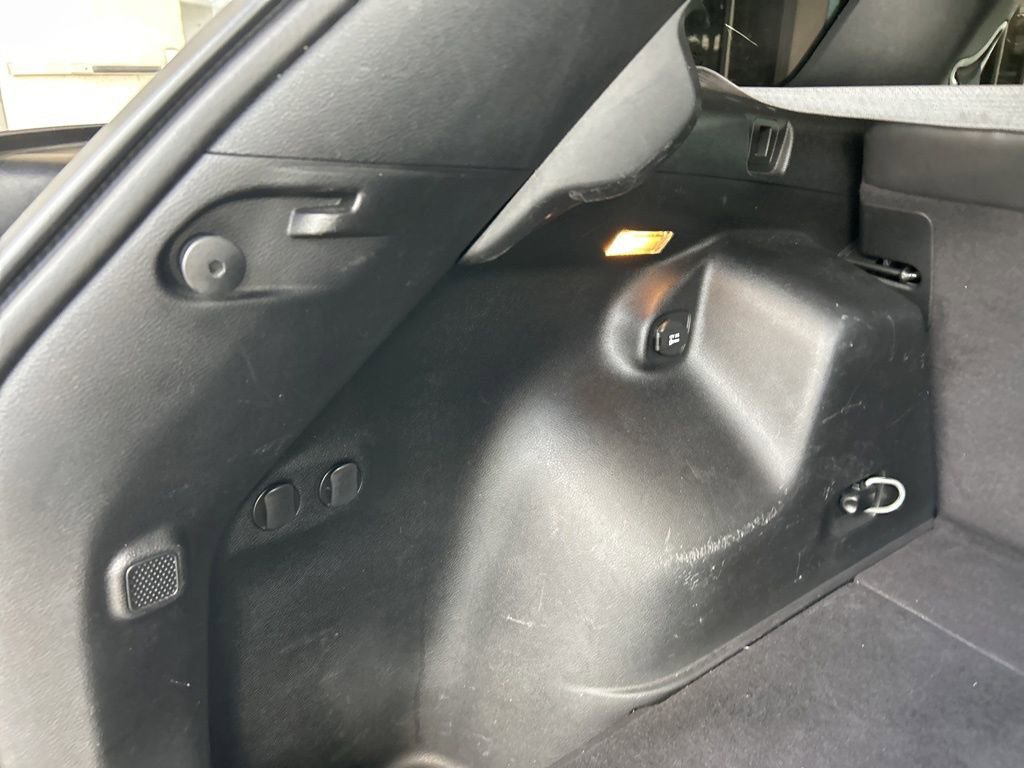 Used 2019 Jeep Cherokee Altitude image 32