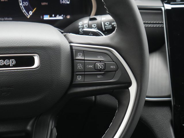 New 2025 Jeep Grand Cherokee Laredo image 17