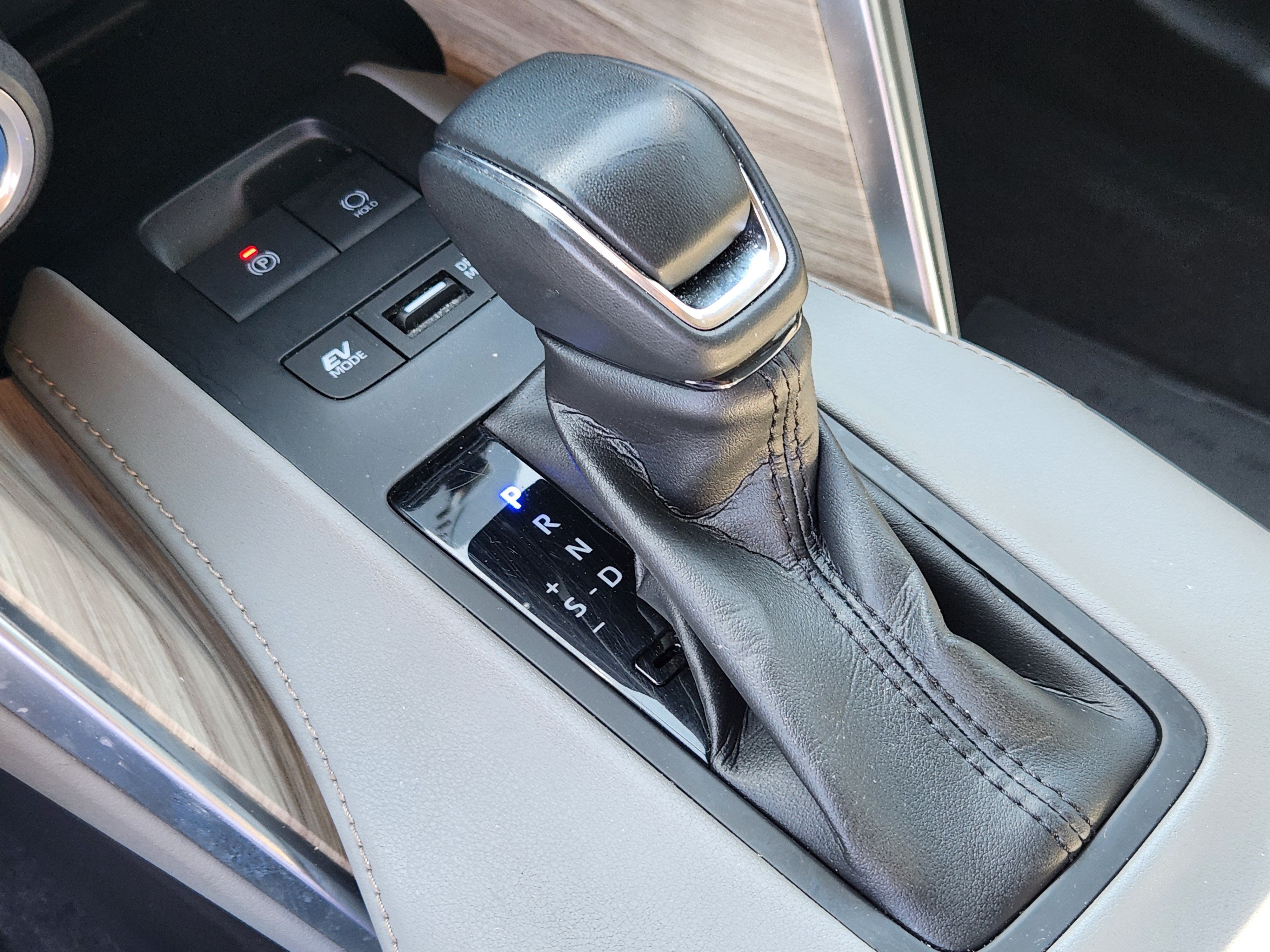 Used 2022 Toyota Venza XLE AWD/4WD image 12