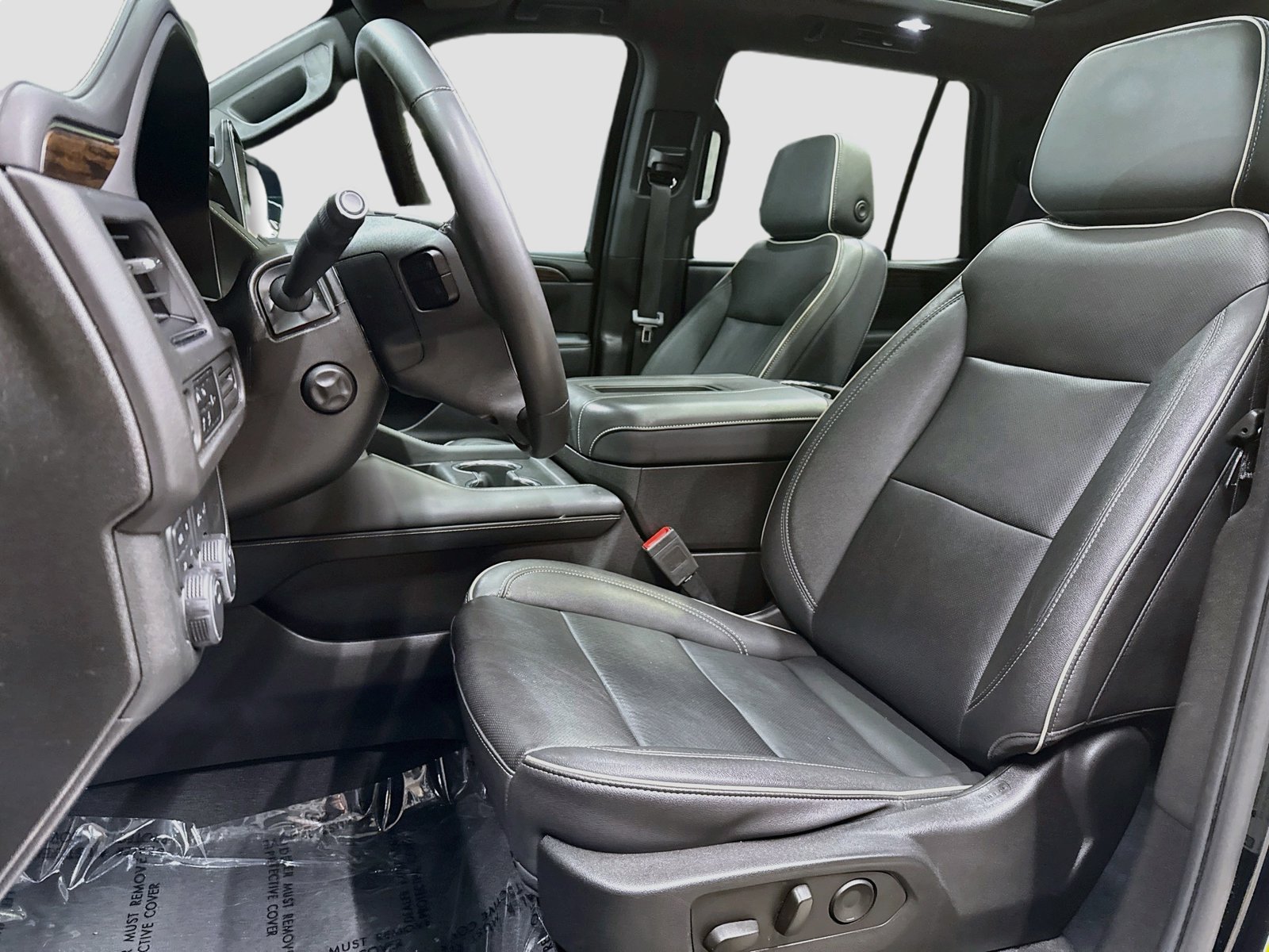 Used 2023 Chevrolet Tahoe Premier AWD/4WD image 25