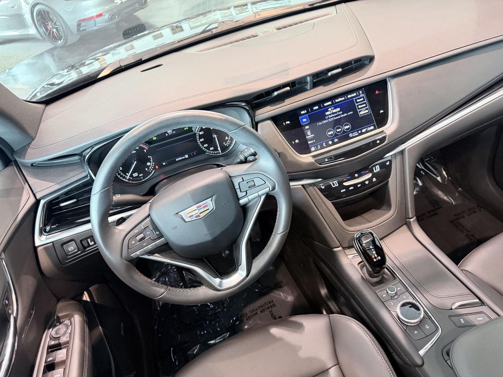 Certified 2024 Cadillac XT6 Luxury w/ LPO, Floor Liner Package AWD/4WD image 46