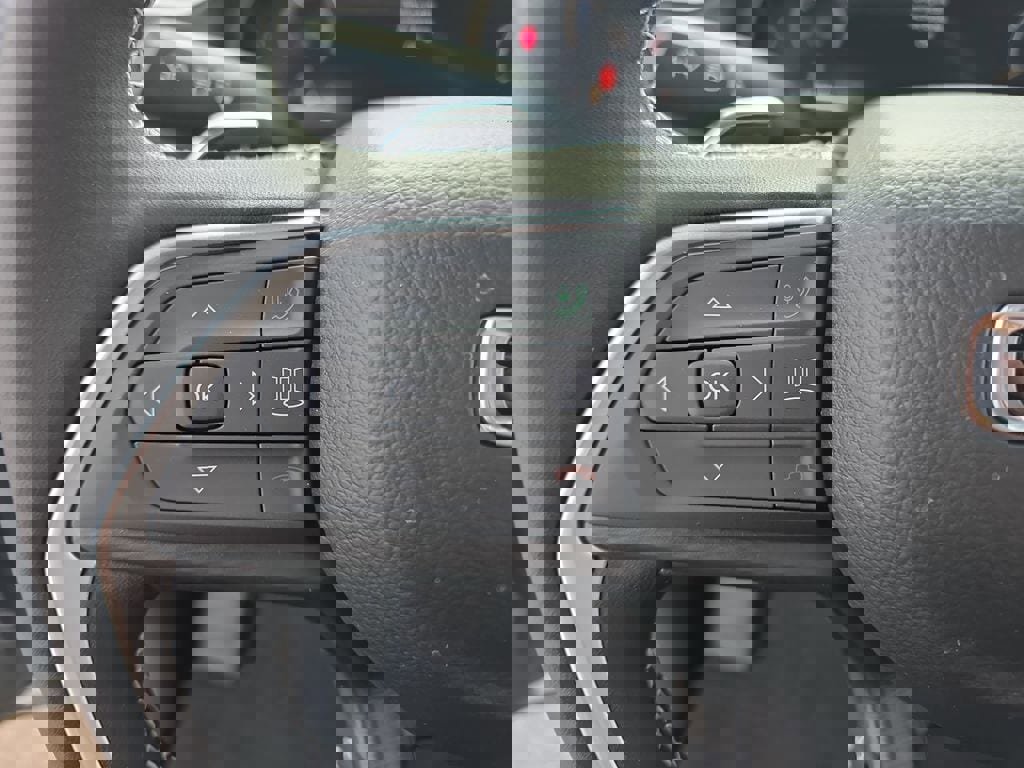 New 2025 Jeep Grand Cherokee Altitude image 17