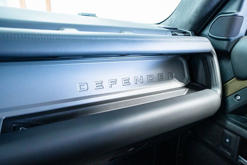 Used 2025 Land Rover Defender 110 X image 54