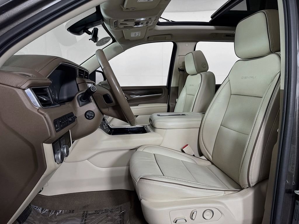 Used 2021 GMC Yukon Denali w/ Denali Premium Package image 27