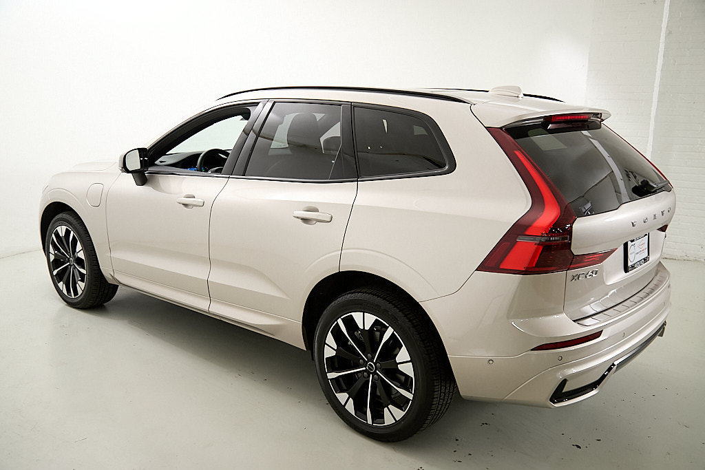 New 2026 Volvo XC60 T8 Plus w/ Protection Package Premier AWD/4WD image 6