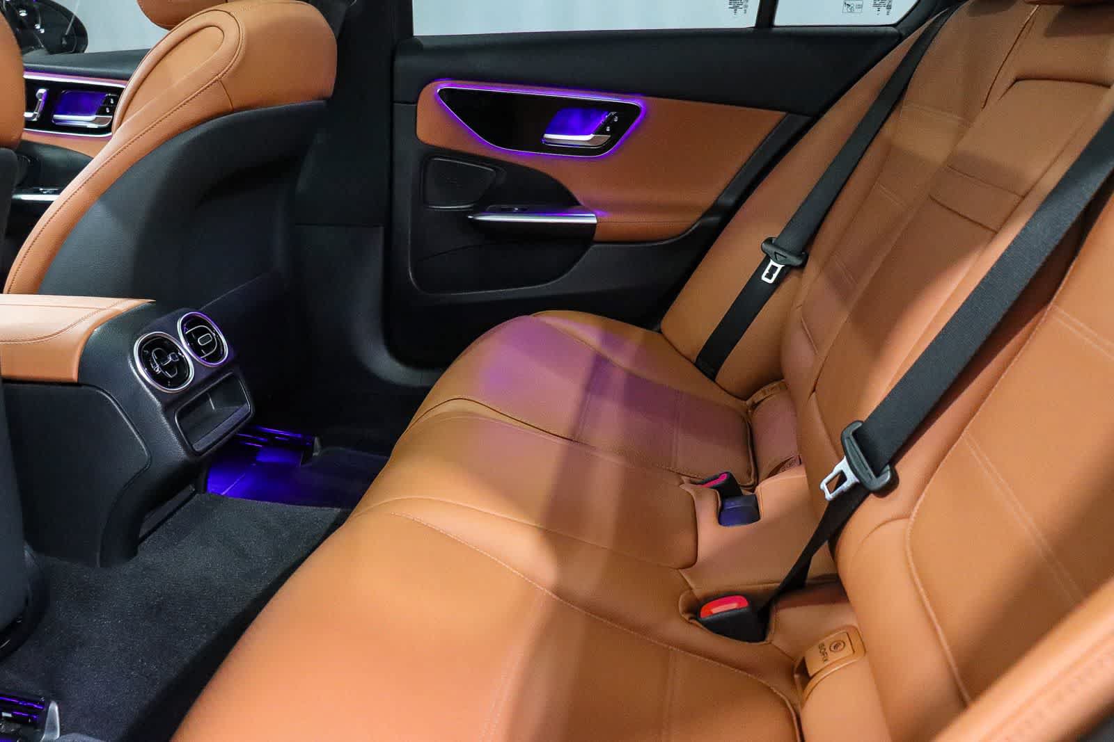 Used 2025 Mercedes-Benz C 300 Sedan image 19
