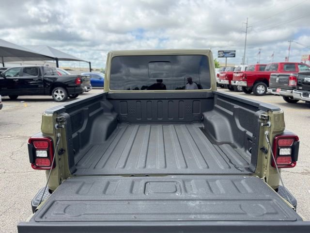 Used 2025 Jeep Gladiator Mojave w/ Convenience Group AWD/4WD image 7