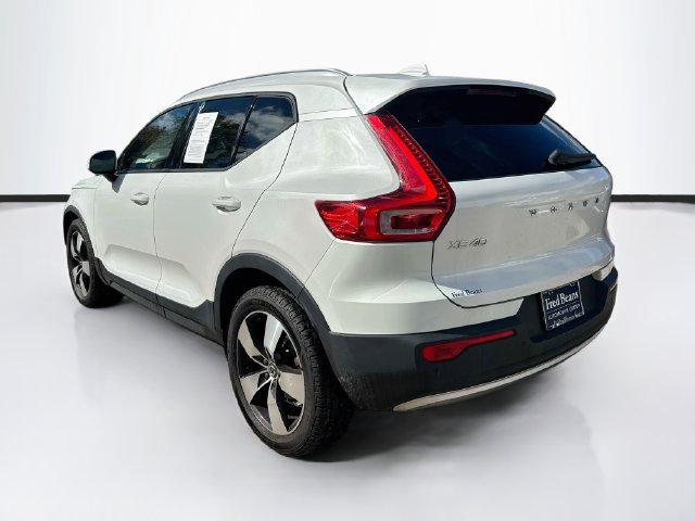 Used 2021 Volvo XC40 T5 Momentum w/ Protection Package Premier AWD/4WD image 6