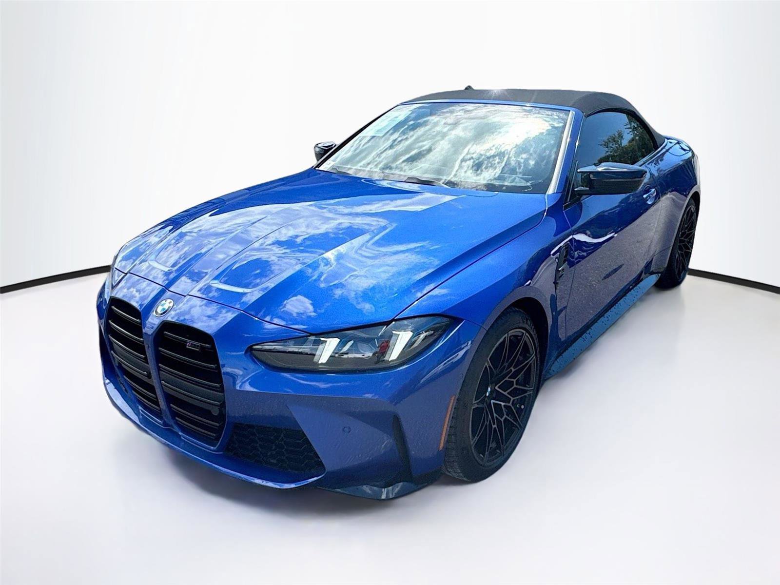 Used 2025 BMW M4 xDrive Competition w/ Executive Package image 3