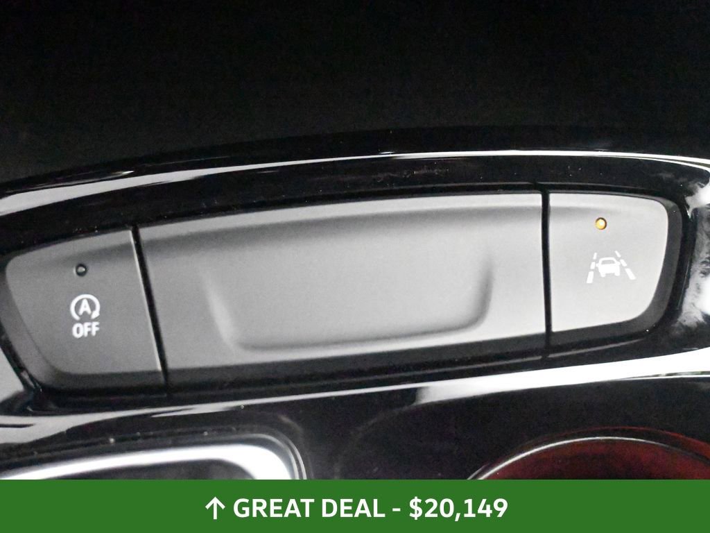 Used 2025 Chevrolet Trax LT image 32