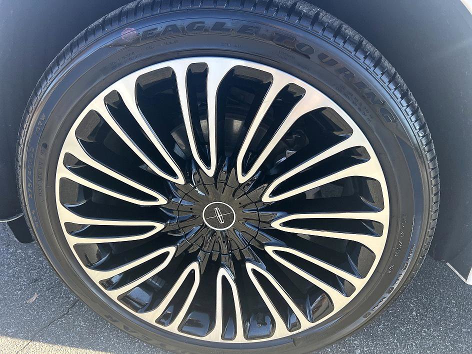 Used 2025 Lincoln Aviator Black Label image 9