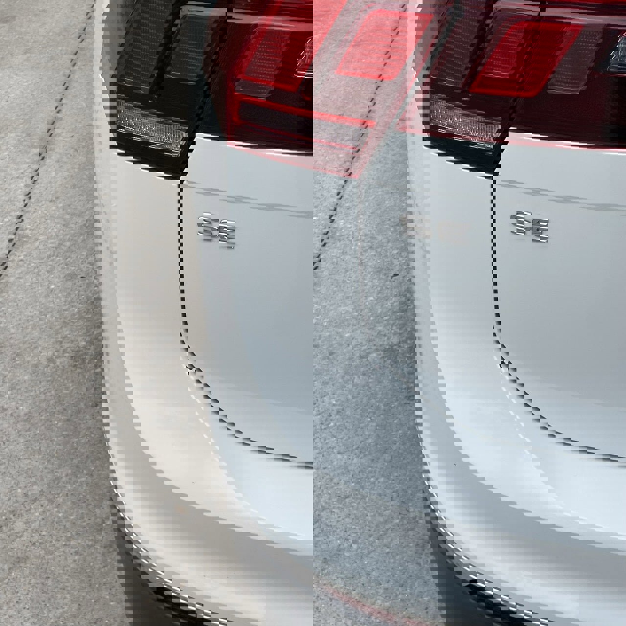 Used 2023 Volkswagen Tiguan SE image 6