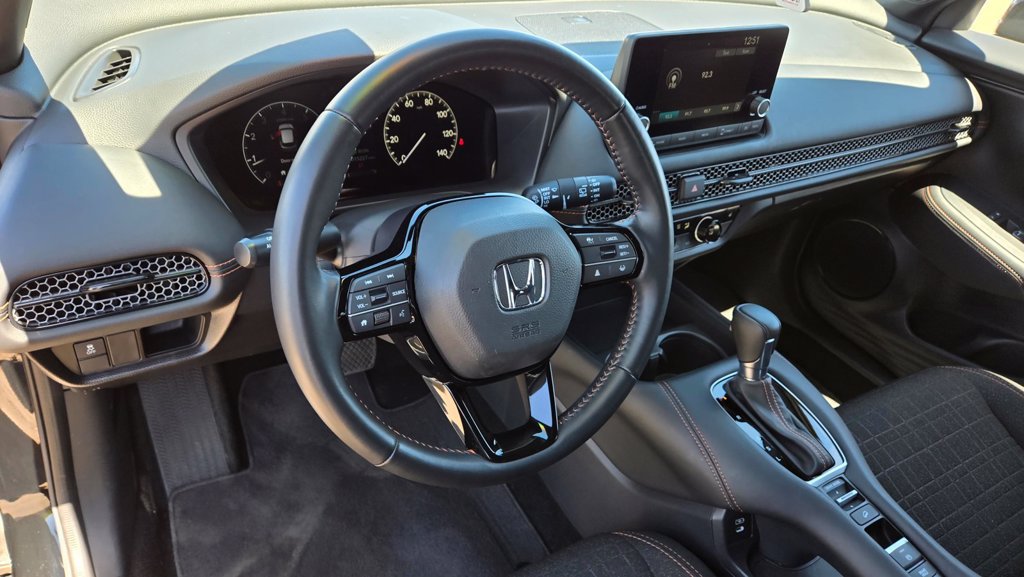 Used 2025 Honda HR-V Sport image 9