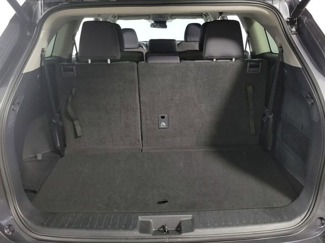 Used 2025 Toyota Highlander LE image 27