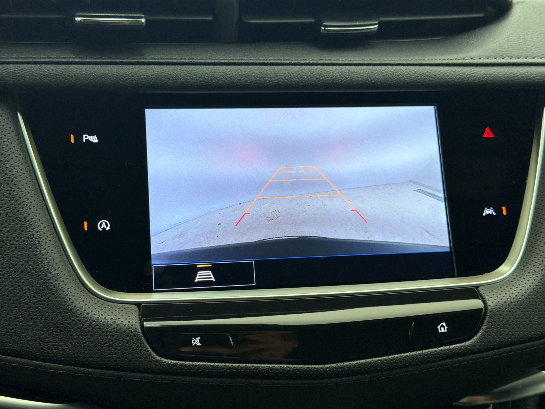 Used 2025 Cadillac XT6 Luxury FWD image 21