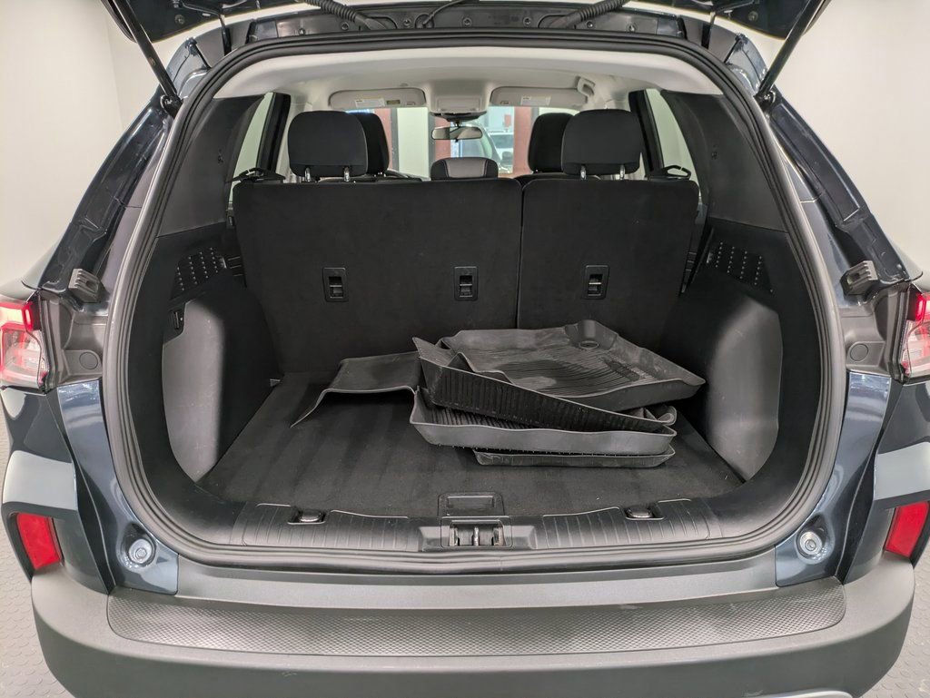 Used 2022 Ford Escape SE image 24