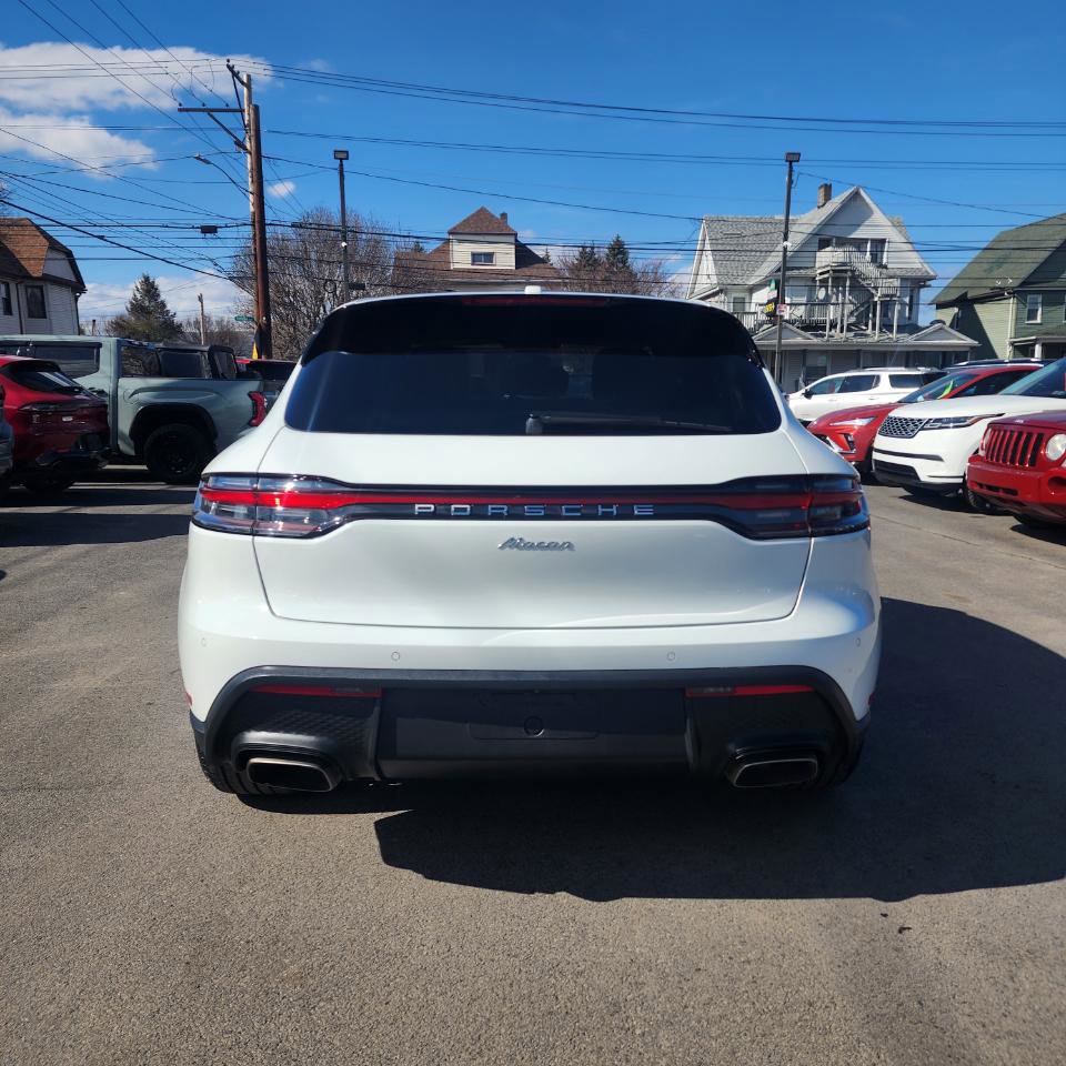 Used 2025 Porsche Macan image 19