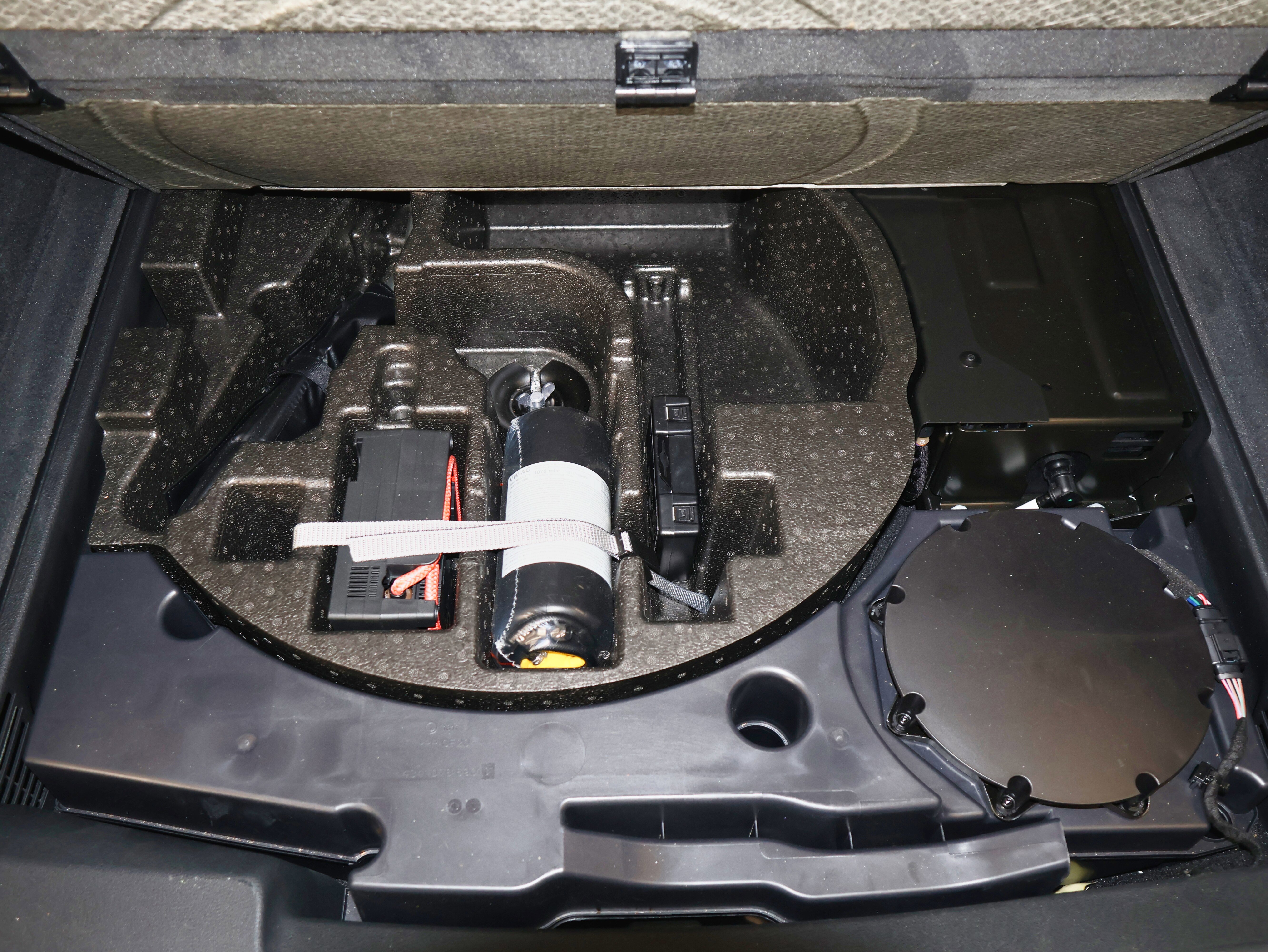 Used 2022 Audi RS Q8 w/ Black Optic Package image 15