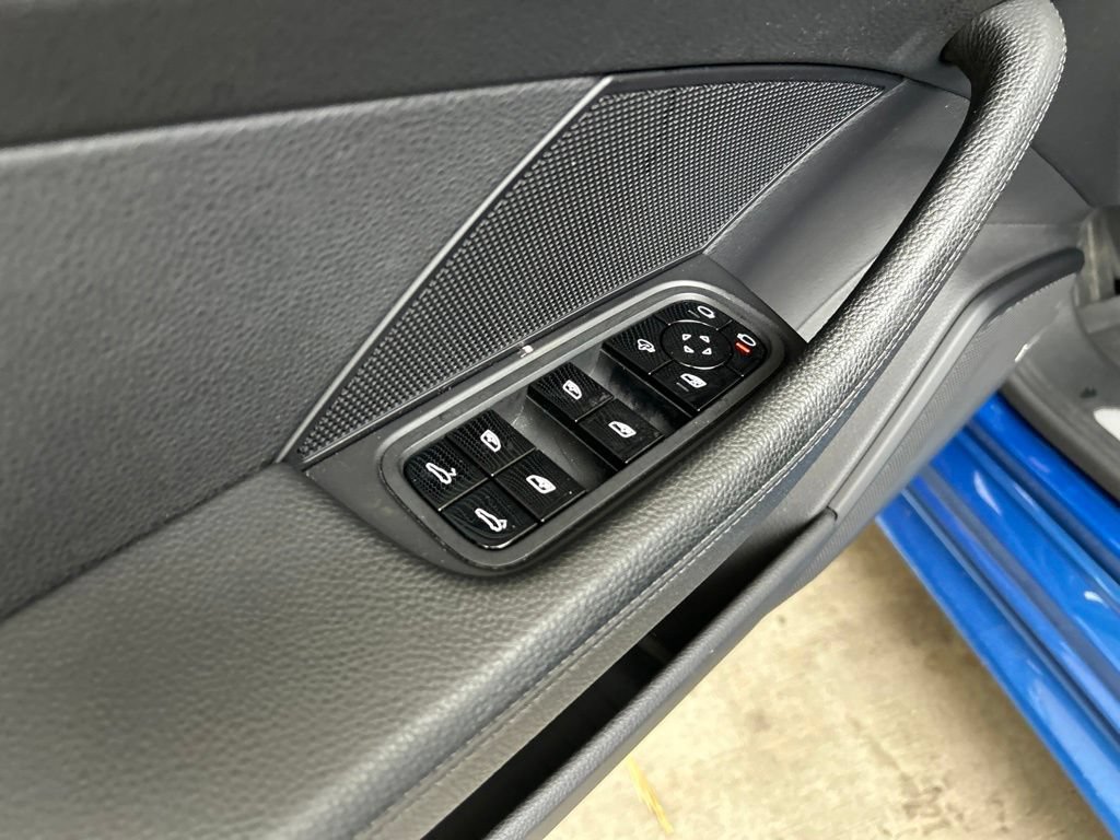 Used 2019 Porsche Panamera 4 AWD/4WD image 37