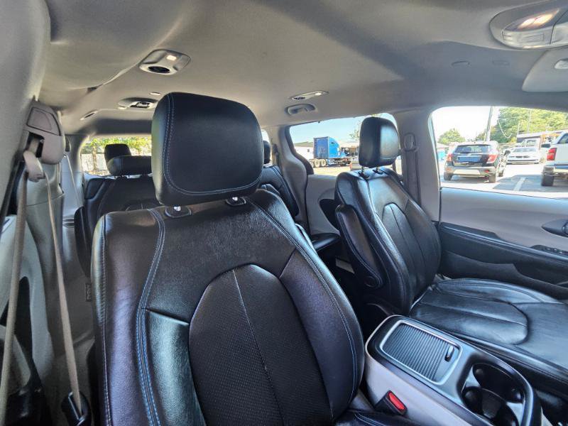 Used 2021 Chrysler Pacifica Touring-L FWD image 67
