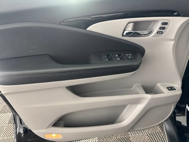 Used 2019 Honda Pilot Touring image 22